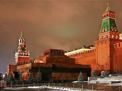 Мавзолей и кремлевская стена. Источник - prirodadi.ru