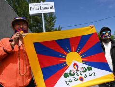 Пикет за свободу Тибета на улице Далай-ламы в Будапеште. Фото: Attila Kisbenedek/AFP/Getty Images